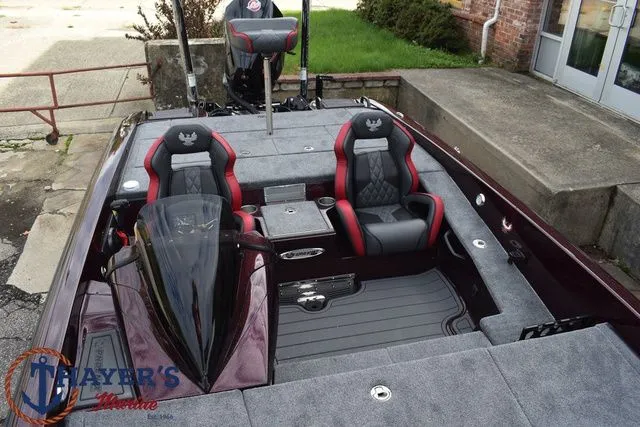 Slide: The Image of Phoenix Bass Boats 21 XE 2026 - 18