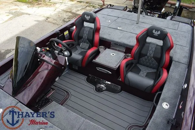 Slide: The Image of Phoenix Bass Boats 21 XE 2026 - 20