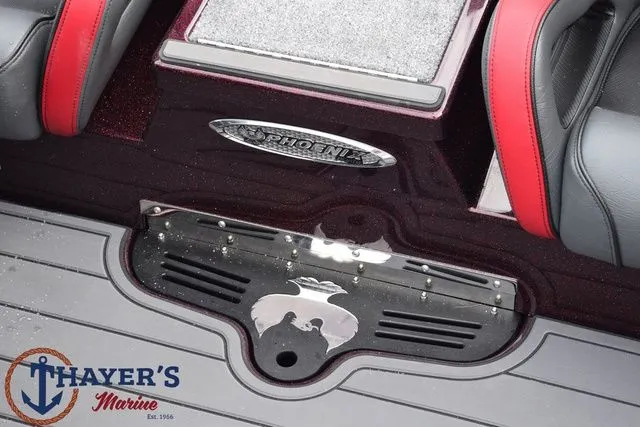 Slide: The Image of Phoenix Bass Boats 21 XE 2026 - 22