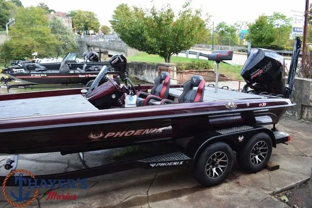 Slide: The Image of Phoenix Bass Boats 21 XE 2026 - 28