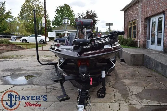 Slide: The Image of Phoenix Bass Boats 21 XE 2026 - 30