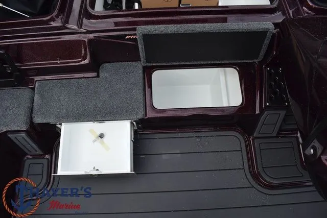 Slide: The Image of Phoenix Bass Boats 21 XE 2026 - 31