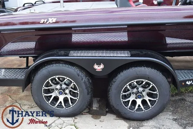 Slide: The Image of Phoenix Bass Boats 21 XE 2026 - 6