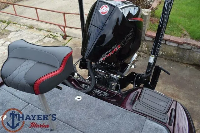 Slide: The Image of Phoenix Bass Boats 21 XE 2026 - 9