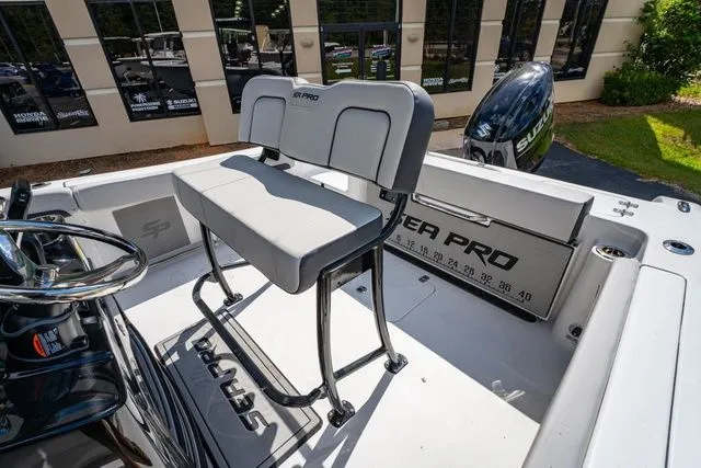 Slide: The Image of Sea Pro 222 Center Console 2026 - 13