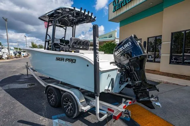 Slide: The Image of Sea Pro 222 Center Console 2026 - 3