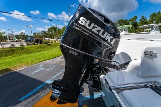 Slide: The Image of Sea Pro 222 Center Console 2026 - 8