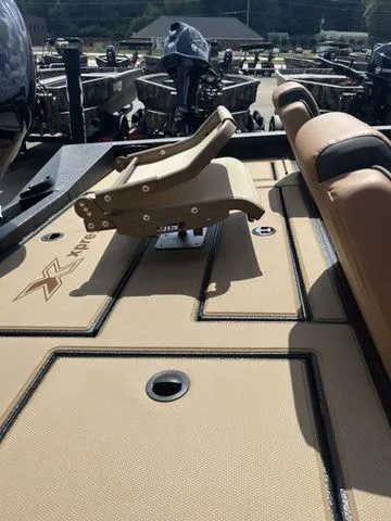 Slide: The Image of Xpress H17C Crappie 2026 - 13