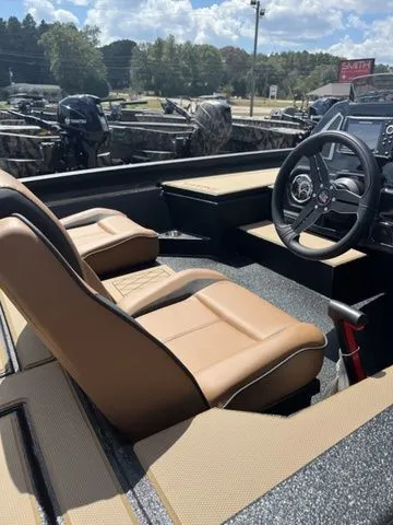 Slide: The Image of Xpress H17C Crappie 2026 - 14