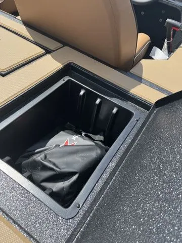 Slide: The Image of Xpress H17C Crappie 2026 - 15