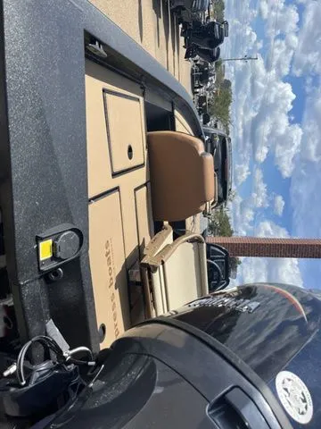 Slide: The Image of Xpress H17C Crappie 2026 - 16