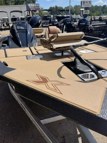 Slide: The Image of Xpress H17C Crappie 2026 - 9