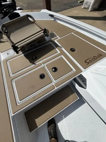 Slide: The Image of Xpress H18C Crappie 2026 - 17