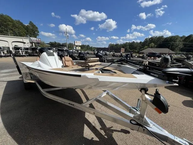 Slide: The Image of Xpress H18C Crappie 2026 - 6