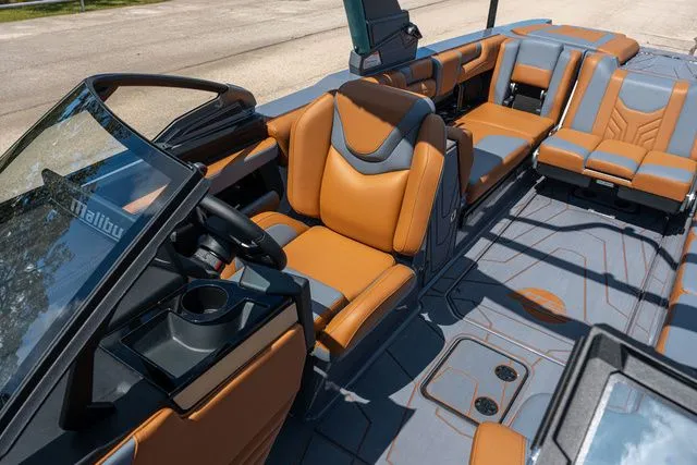 Slide: The Image of Malibu Wakesetter 25 LSV 2026 - 15