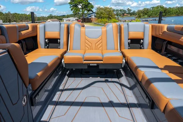 Slide: The Image of Malibu Wakesetter 25 LSV 2026 - 16