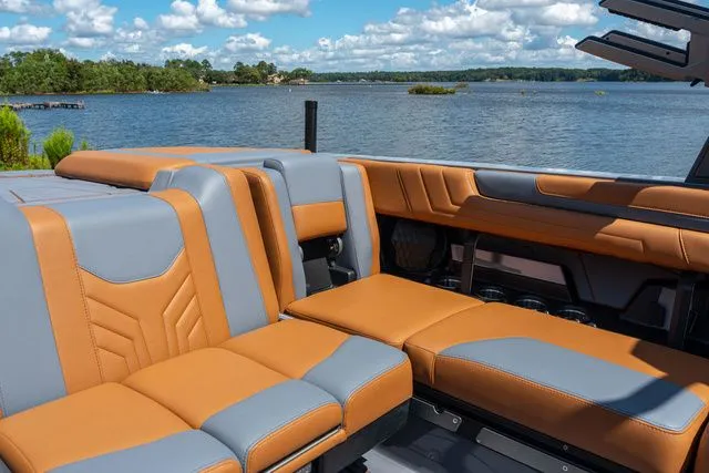 Slide: The Image of Malibu Wakesetter 25 LSV 2026 - 19