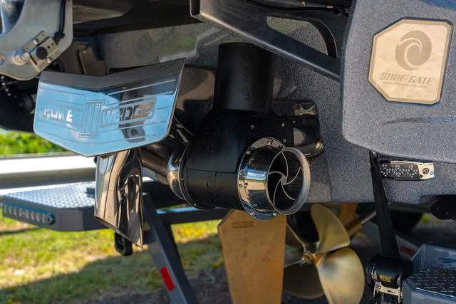 Slide: The Image of Malibu Wakesetter 25 LSV 2026 - 22