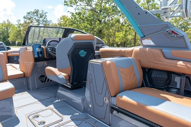 Slide: The Image of Malibu Wakesetter 25 LSV 2026 - 6