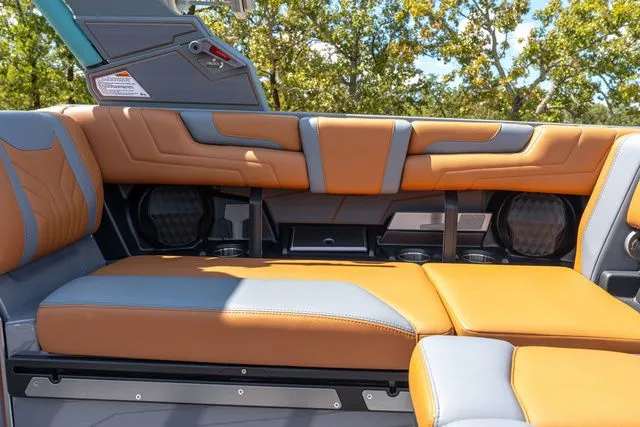 Slide: The Image of Malibu Wakesetter 25 LSV 2026 - 7