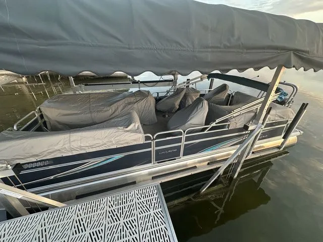 Slide: The Image of Apex Marine LS 824 LANAI DS BAR 2021 - 10