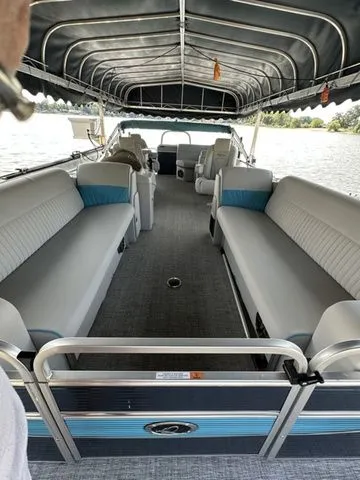 Slide: The Image of Apex Marine LS 824 LANAI DS BAR 2021 - 4