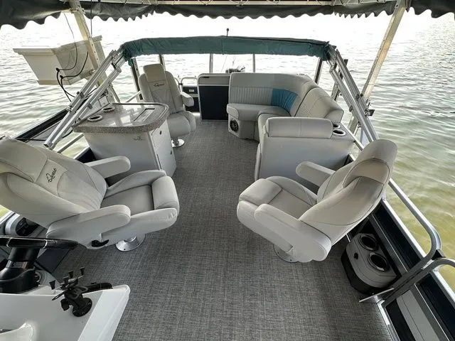 Slide: The Image of Apex Marine LS 824 LANAI DS BAR 2021 - 5