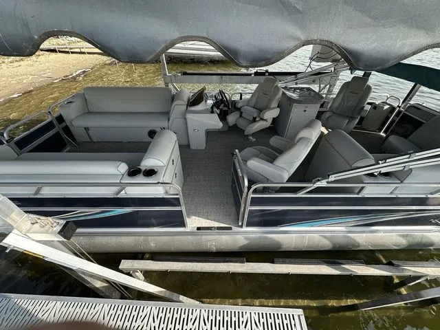 Slide: The Image of Apex Marine LS 824 LANAI DS BAR 2021 - 8