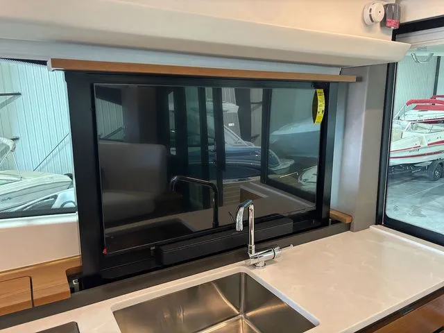 Slide: The Image of Tiara 48 LE 2025 - 20