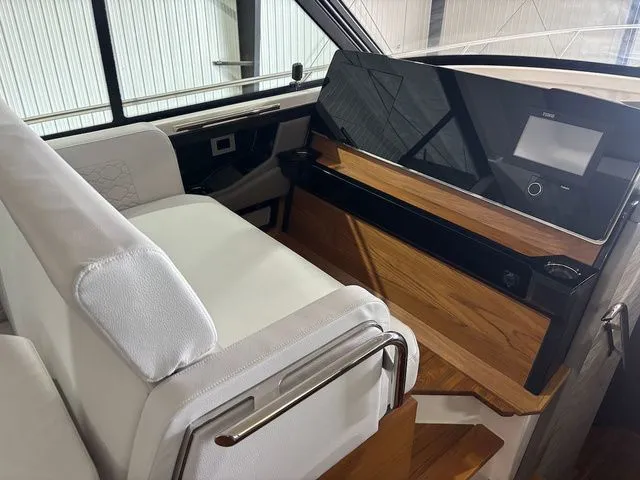 Slide: The Image of Tiara 48 LE 2025 - 26