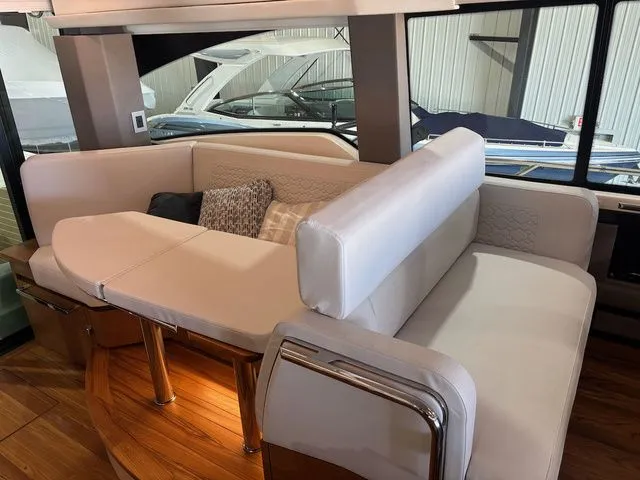 Slide: The Image of Tiara 48 LE 2025 - 27