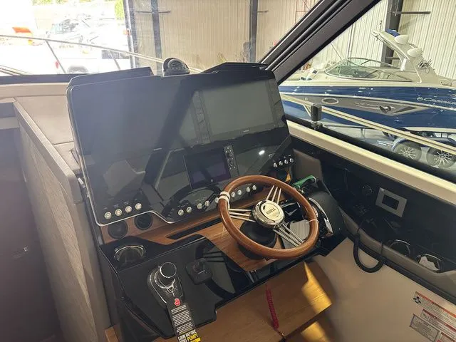 Slide: The Image of Tiara 48 LE 2025 - 29