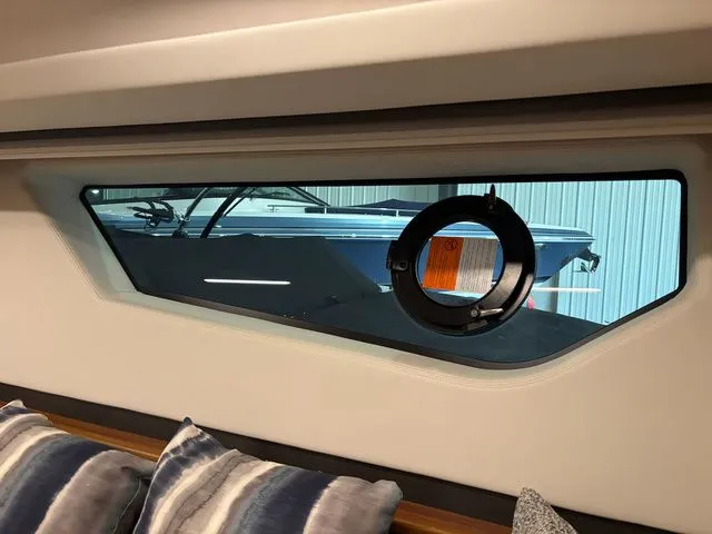 Slide: The Image of Tiara 48 LE 2025 - 36