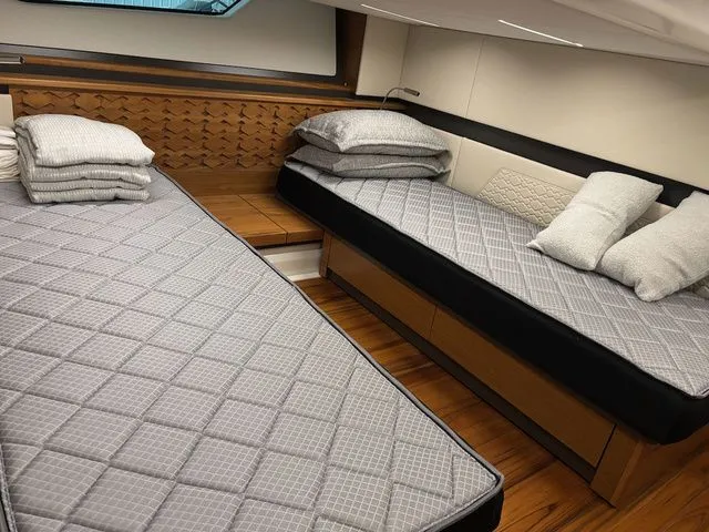 Slide: The Image of Tiara 48 LE 2025 - 37