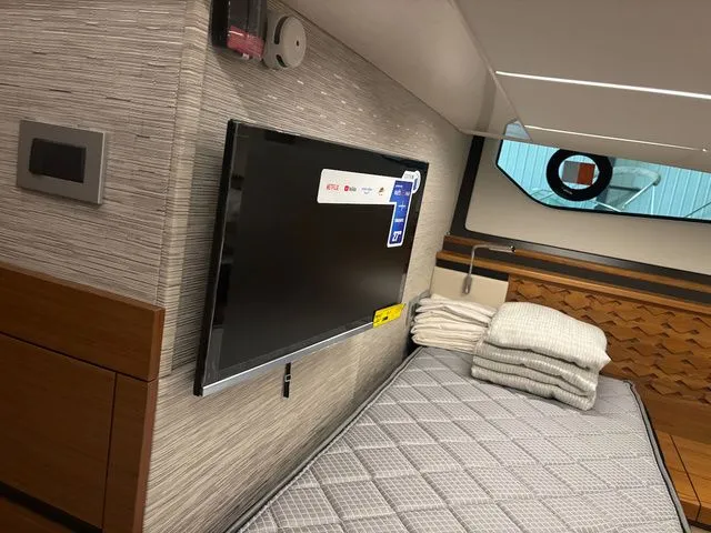 Slide: The Image of Tiara 48 LE 2025 - 38