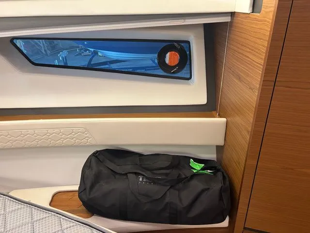 Slide: The Image of Tiara 48 LE 2025 - 39