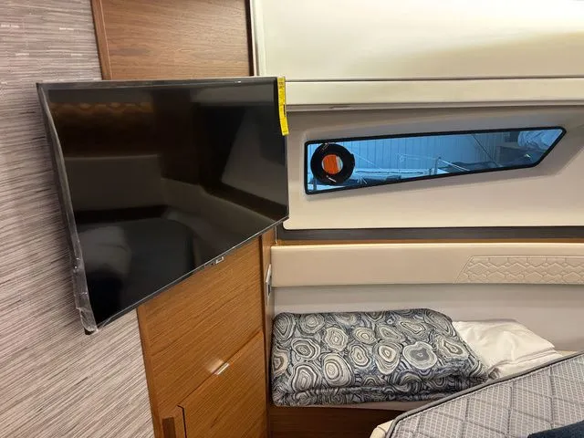 Slide: The Image of Tiara 48 LE 2025 - 45