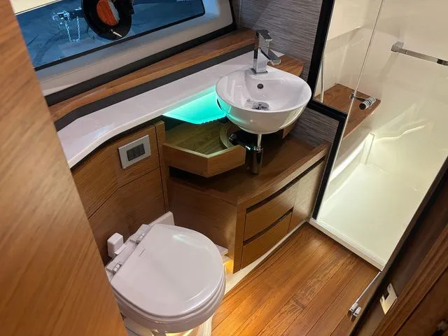 Slide: The Image of Tiara 48 LE 2025 - 47