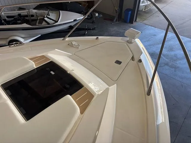 Slide: The Image of Tiara 48 LE 2025 - 51