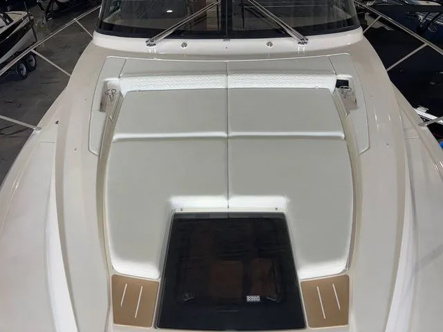 Slide: The Image of Tiara 48 LE 2025 - 53