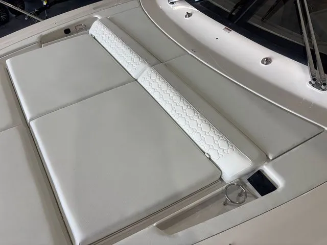 Slide: The Image of Tiara 48 LE 2025 - 54