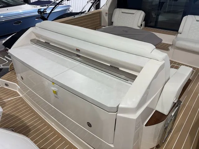 Slide: The Image of Tiara 48 LE 2025 - 8