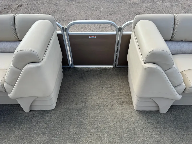 Slide: The Image of Bennington 22 SLX Pontoon 2014 - 14