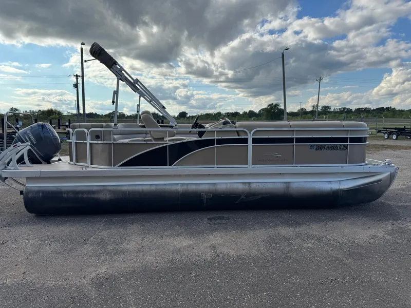 Slide: The Image of Bennington 22 SLX Pontoon 2014 - 17