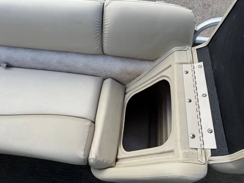 Slide: The Image of Bennington 22 SLX Pontoon 2014 - 27