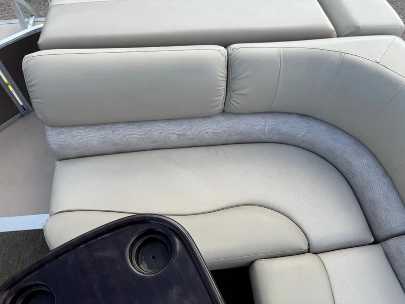 Slide: The Image of Bennington 22 SLX Pontoon 2014 - 30