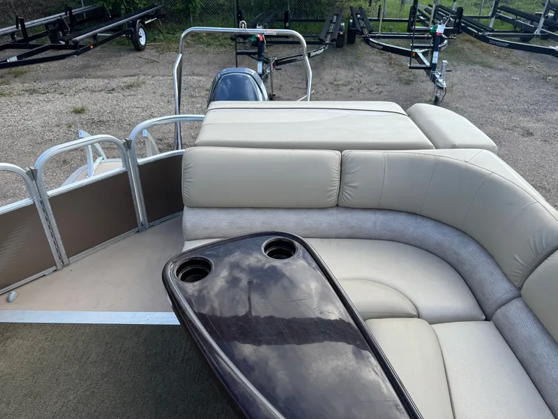 Slide: The Image of Bennington 22 SLX Pontoon 2014 - 39