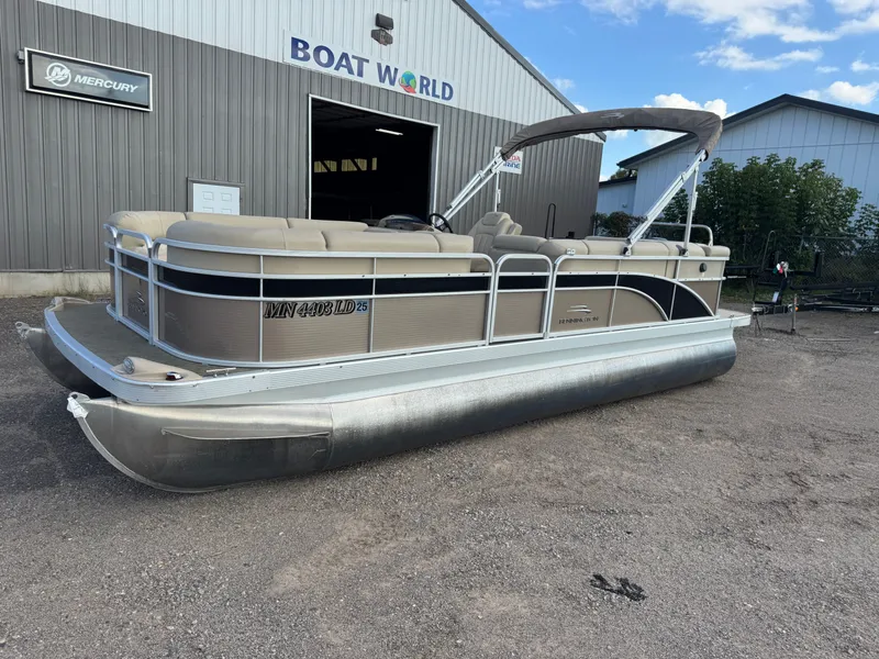 Slide: The Image of Bennington 22 SLX Pontoon 2014 - 43