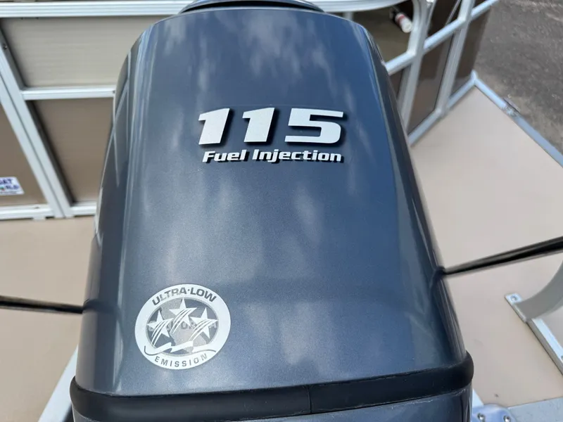 Slide: The Image of Bennington 22 SLX Pontoon 2014 - 56