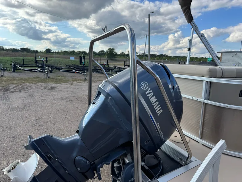 Slide: The Image of Bennington 22 SLX Pontoon 2014 - 57